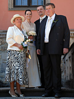 Newlyweds with groom's parents
